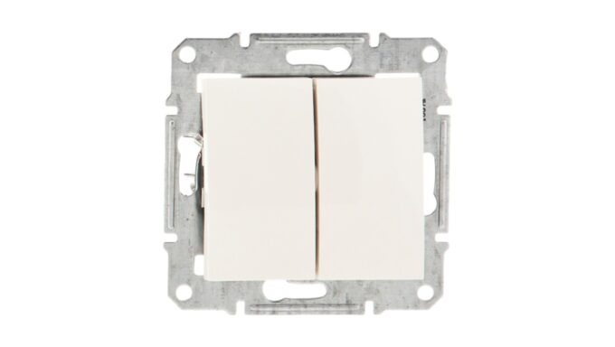 4380214-.jpg